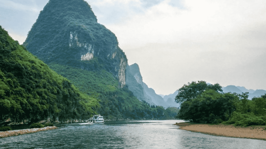 15 Best Things to See and Do in China - Cruise along the Li River