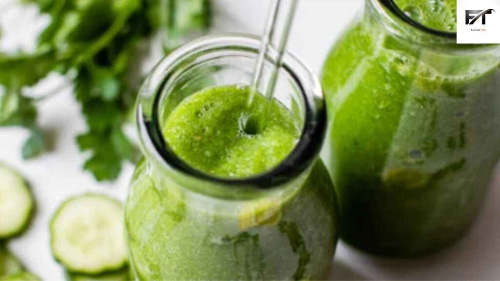 10 Healthy and Delicious Smoothie Recipes for Breakfast - Detox Green Smoothie